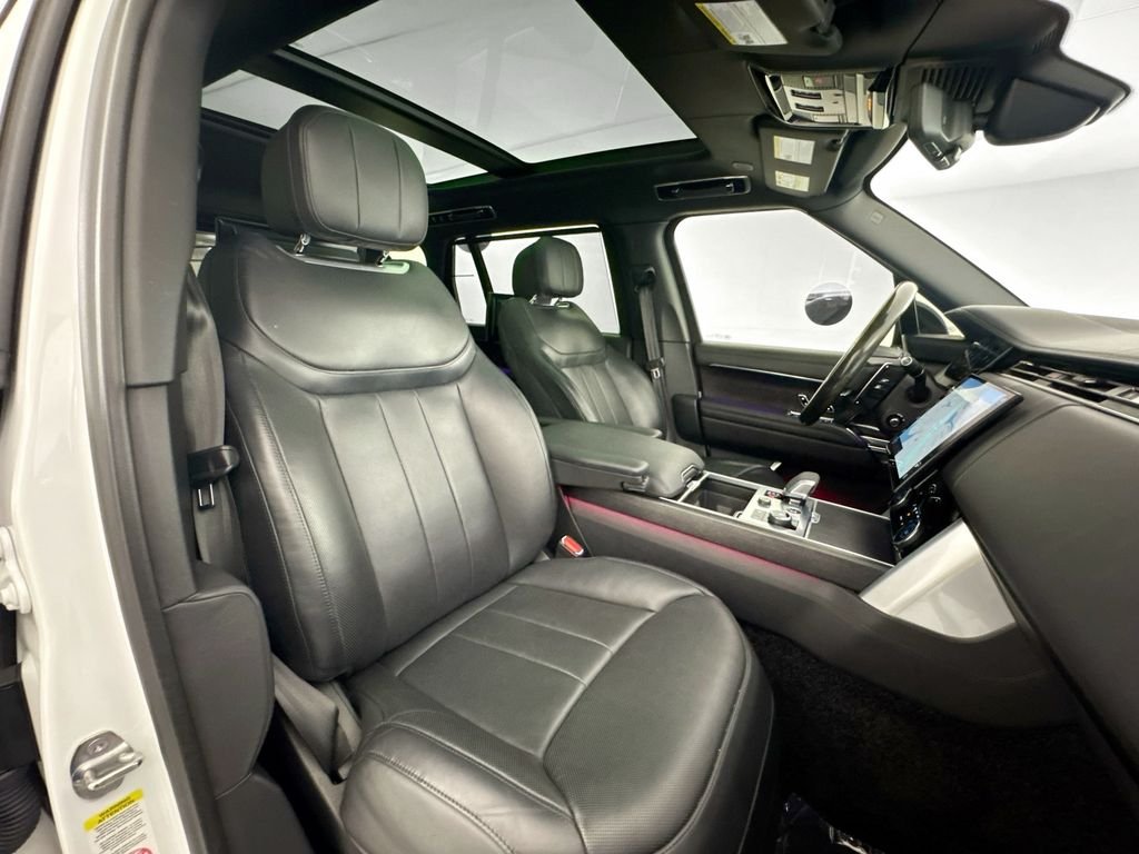 Used 2023 White Land Rover Autobiography image 30