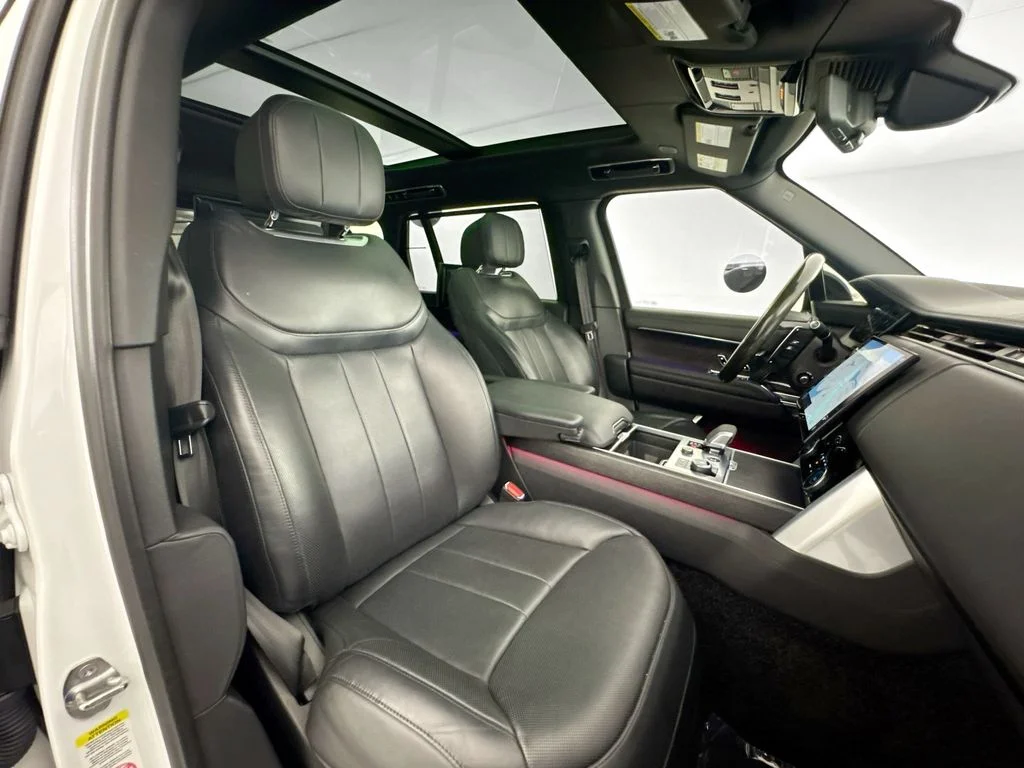 Used 2023 White Land Rover Autobiography image 30