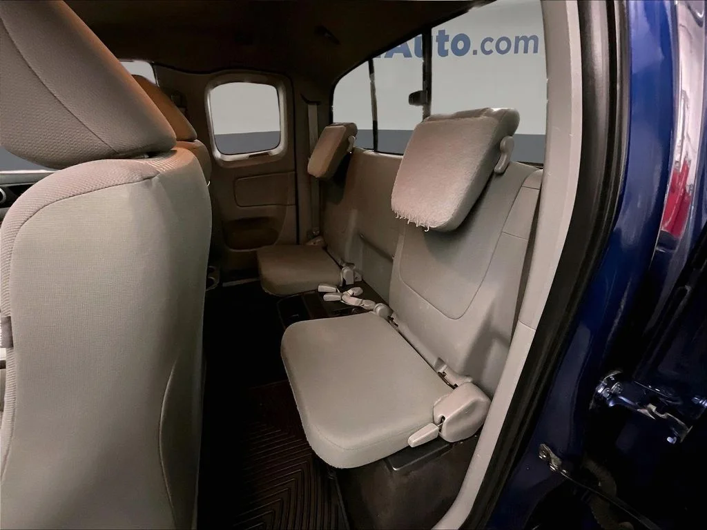 Used 2014 Blue Toyota Base image 31