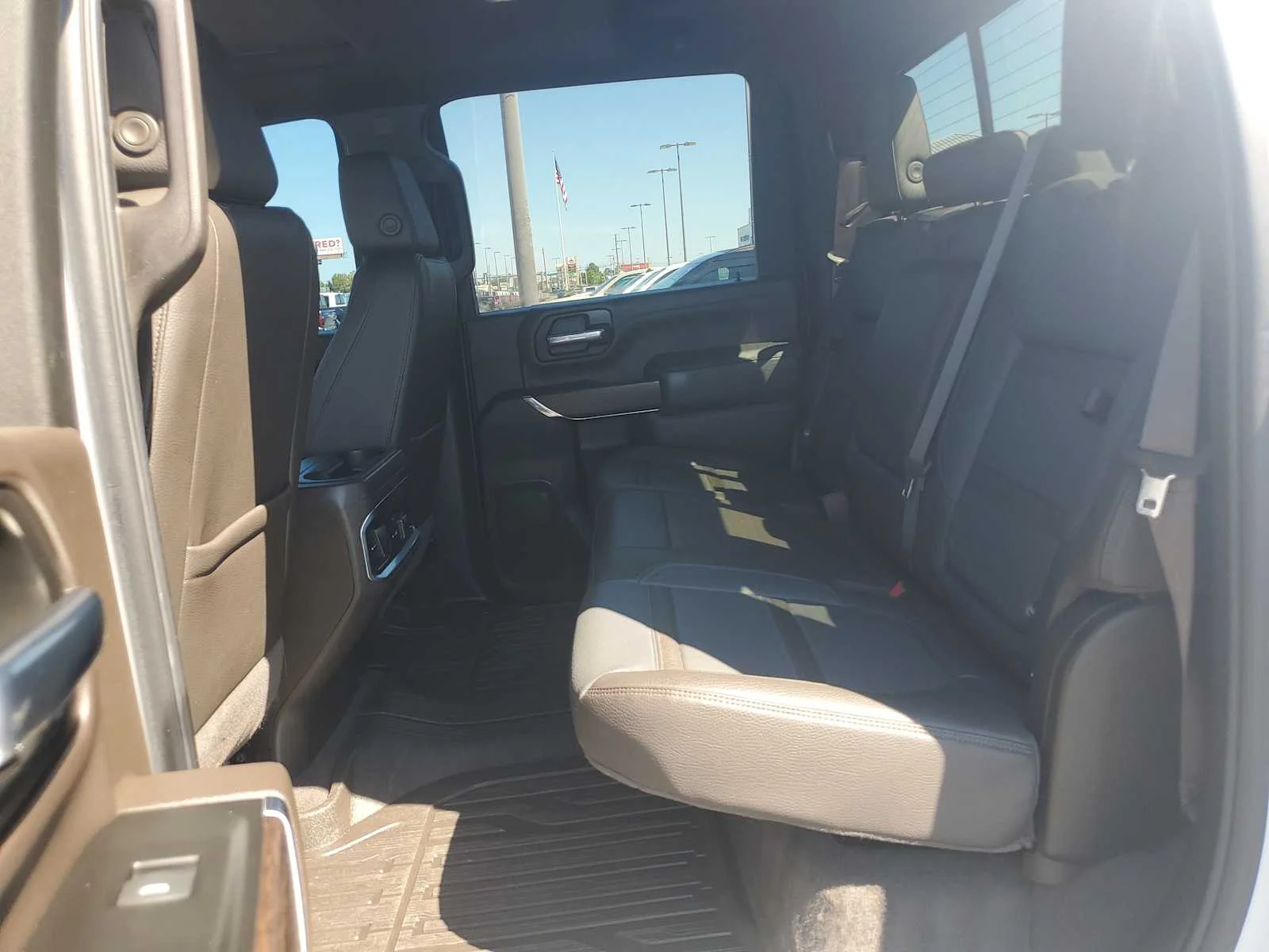 Used 2022 WHITE FROST TRICOAT GMC Denali image 23