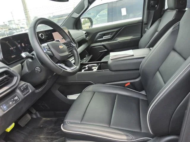 Used 2025 Slate Gray Metallic Chevrolet LT - Extended Range image 14