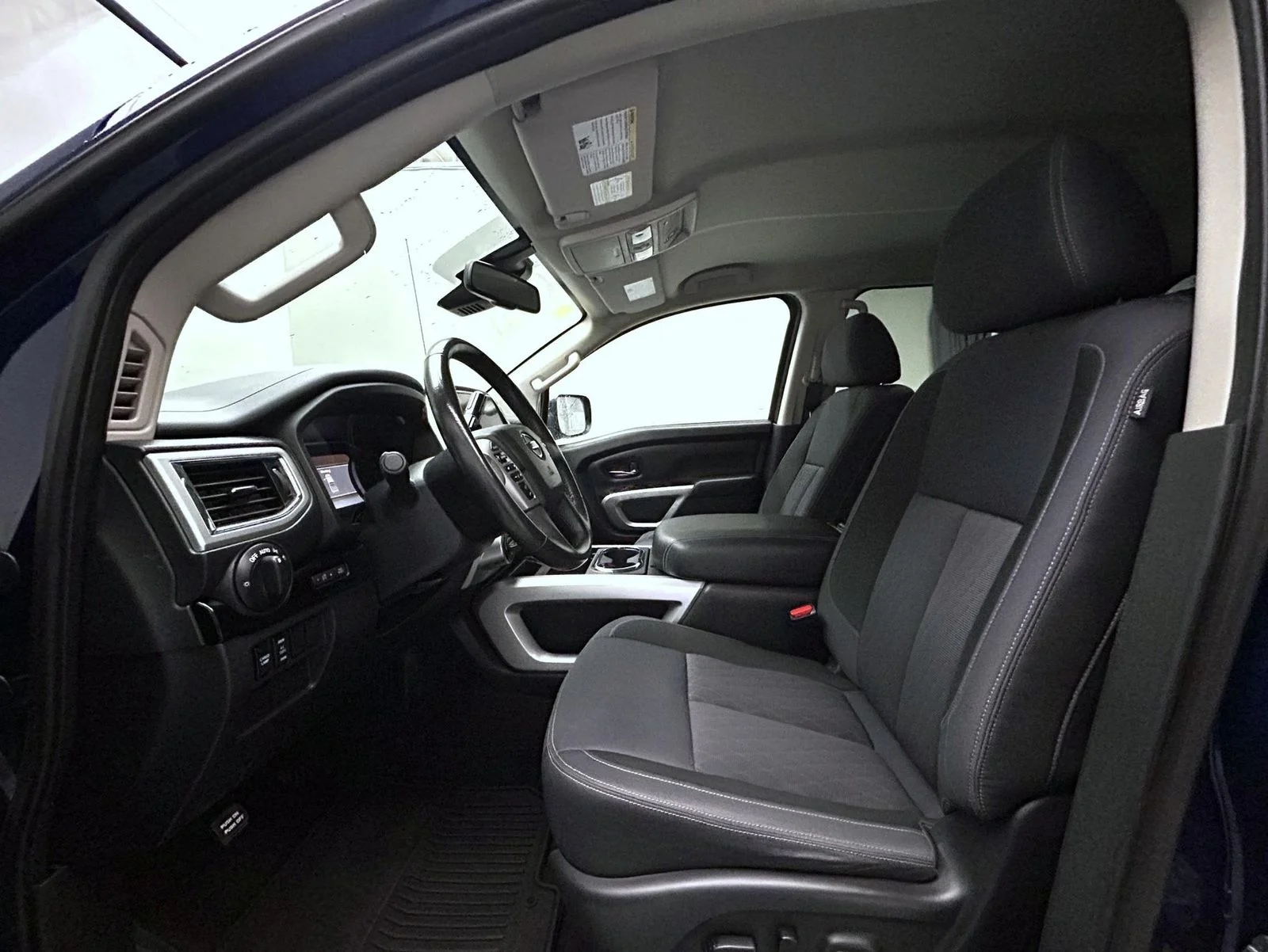 Used 2021 Blue Nissan SV image 10