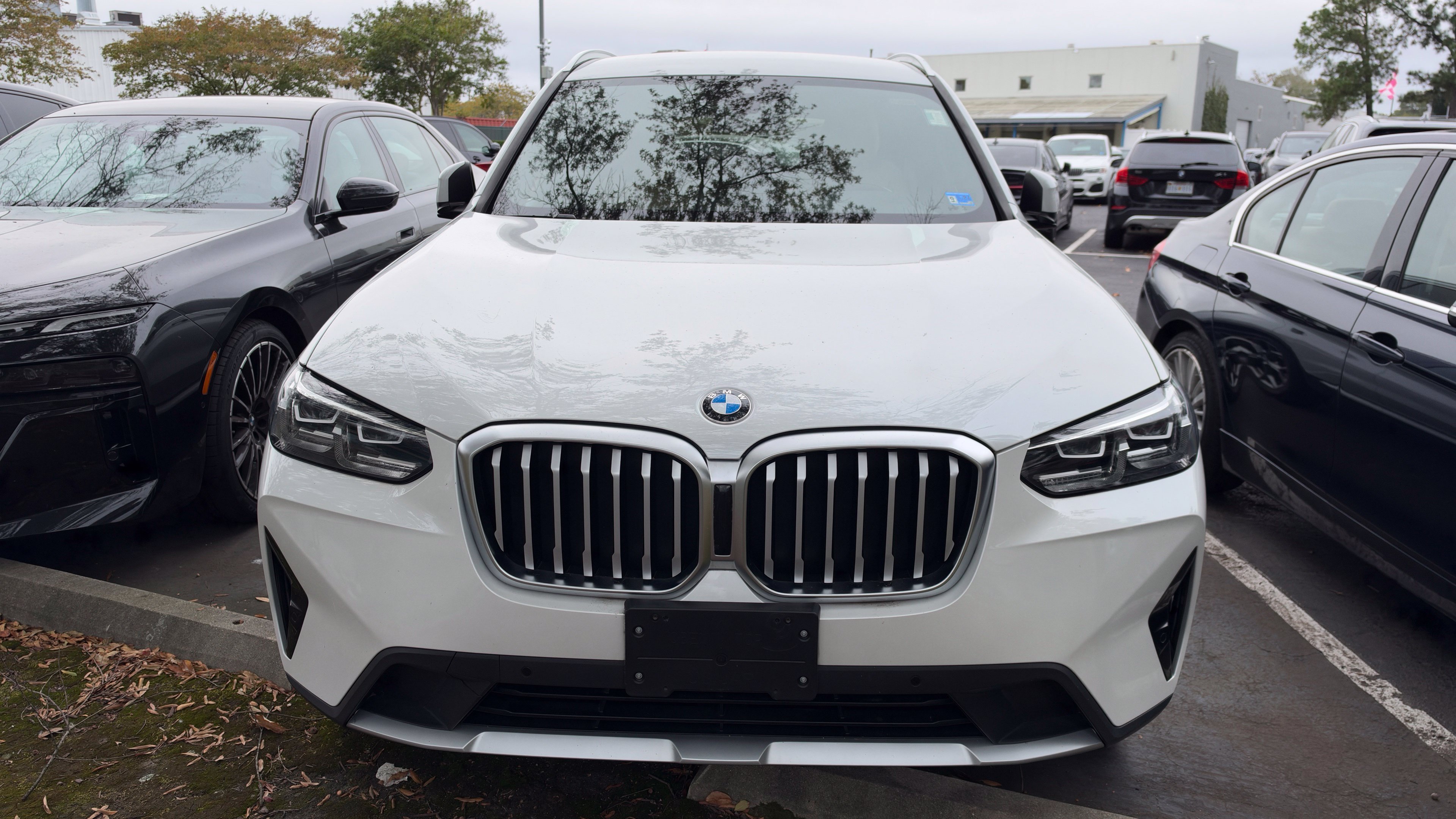 Used 2022 Mineral White Metallic BMW xDrive30i image 12