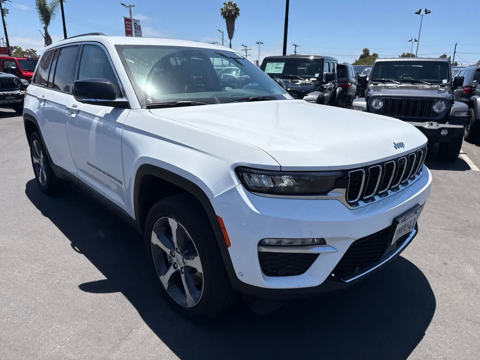 Used 2023 Bright White Clearcoat Jeep  image 10