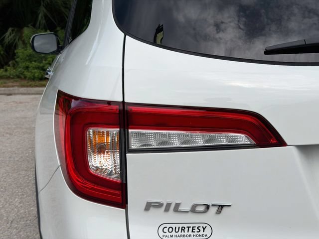 Used 2021 White Honda Touring 7-Passenger image 10