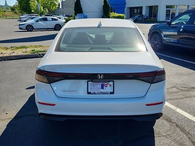 New 2026 Platinum White Pearl Honda LX image 5