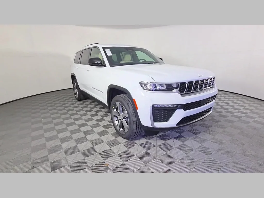 New 2026 Bright White Clear-Coat Exterior Paint Jeep Limited image 39