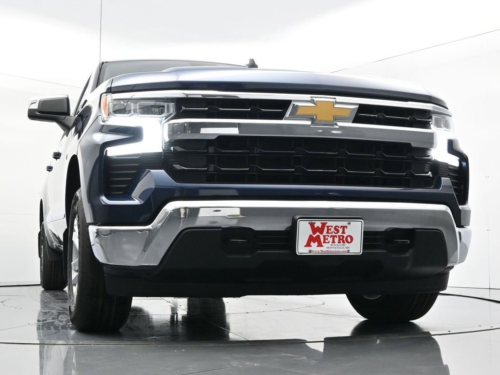 Used 2022 Northsky Blue Metallic Chevrolet LT image 27