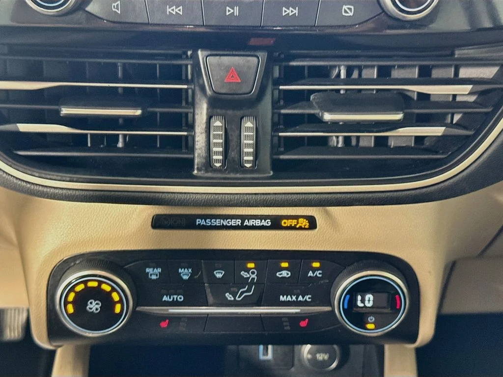 Used 2020 Black Ford SE image 18
