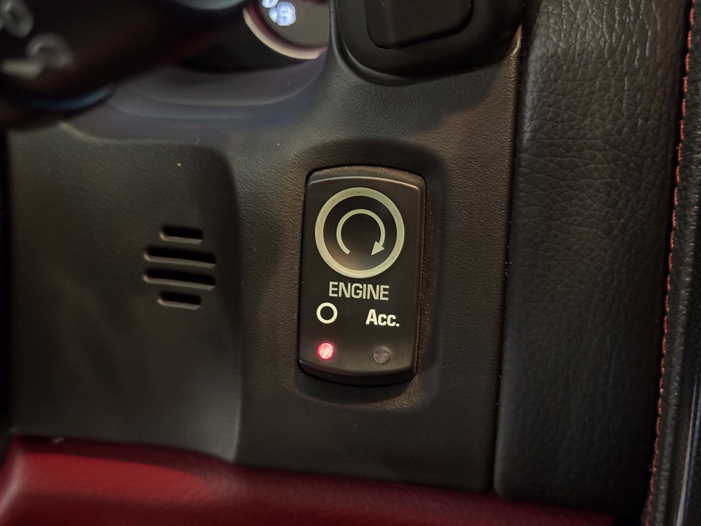 Used 2010 ARCTIC WHITE Chevrolet ZR1 w/1ZR image 28