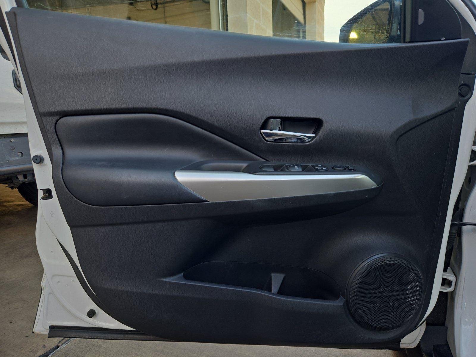 Used 2019 Aspen White Nissan SR image 19