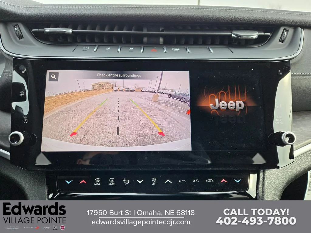 New 2026 Bright White Clear-Coat Exterior Paint Jeep Limited image 21