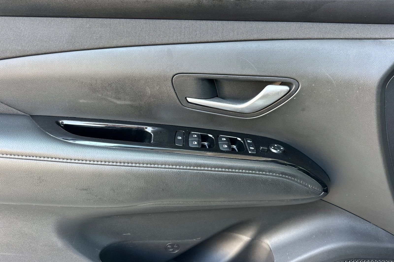 Used 2024 White Hyundai SEL Convenience image 10