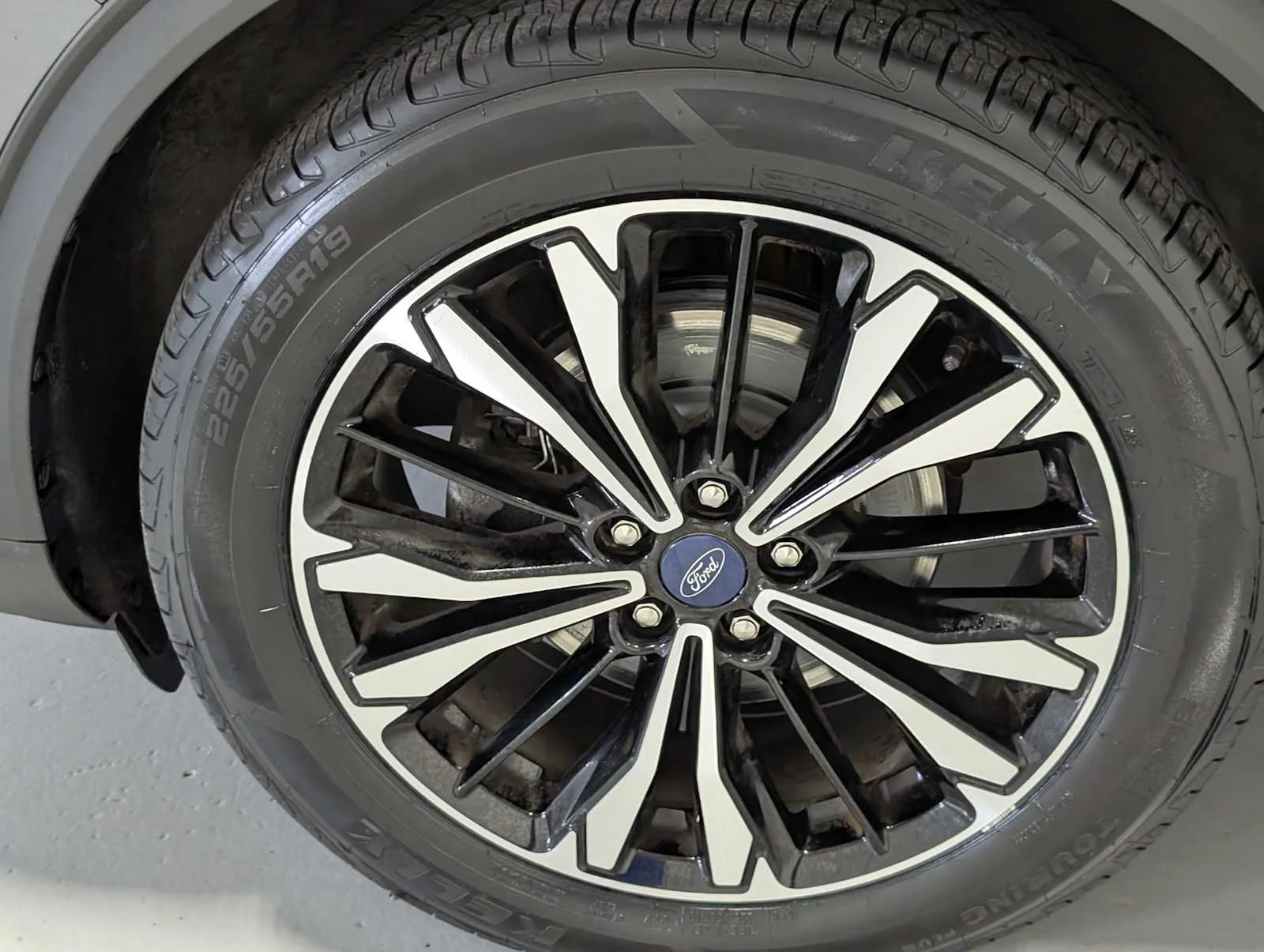 Used 2022 Carbonized Gray Metallic Ford SE image 3