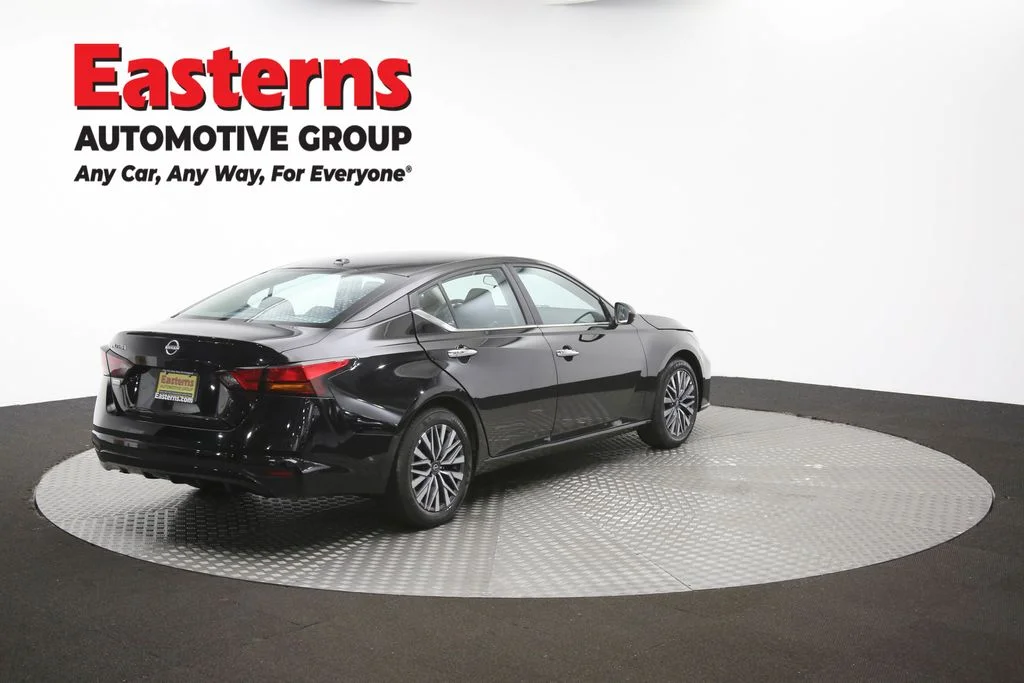 Used 2025 Black Nissan 2.5 SV image 38