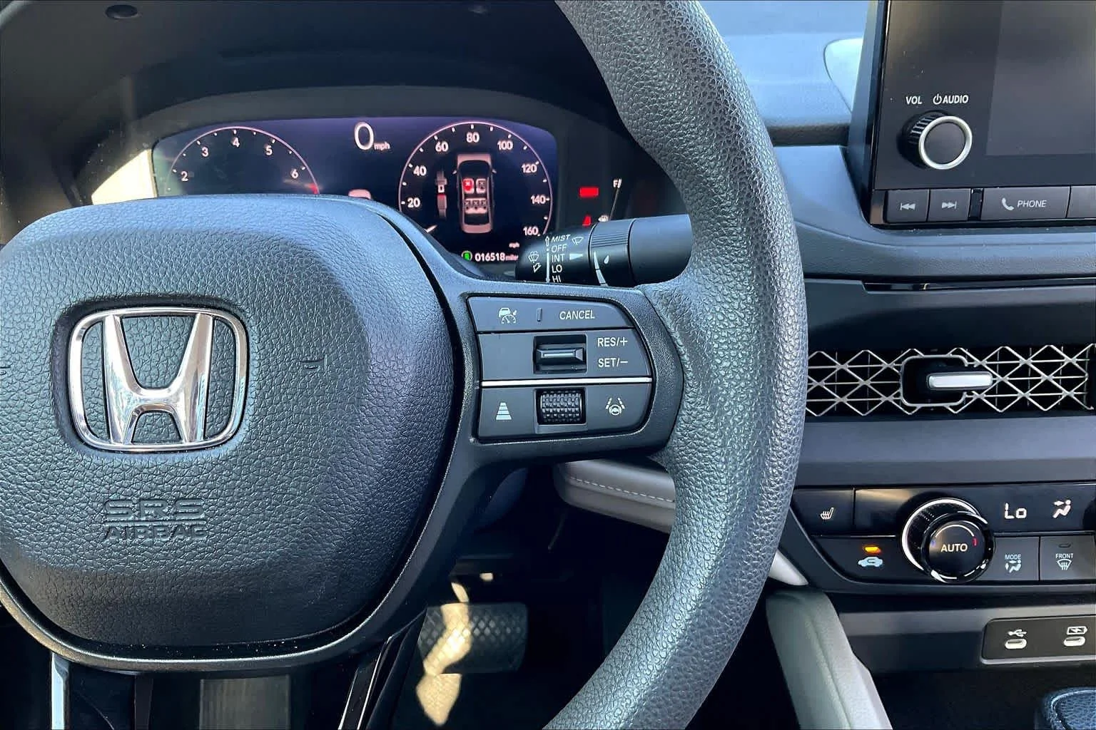 Used 2023 Platinum White Pearl Honda EX image 25