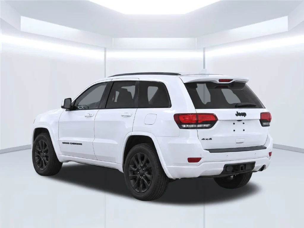 Used 2020 White Jeep Altitude image 5