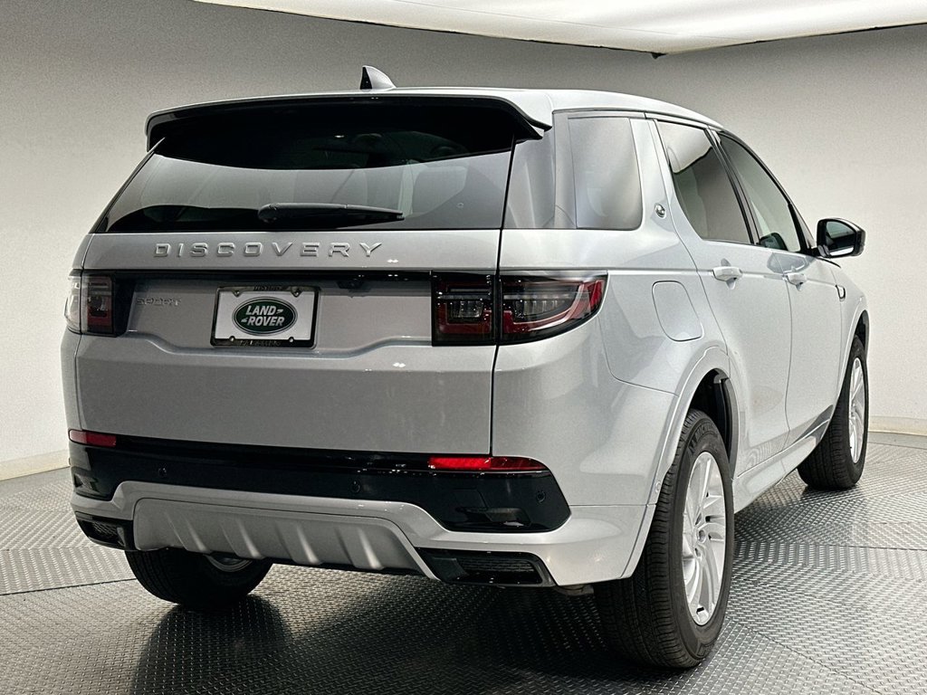 Used 2025 Hakuba Silver Metallic Land Rover S image 2