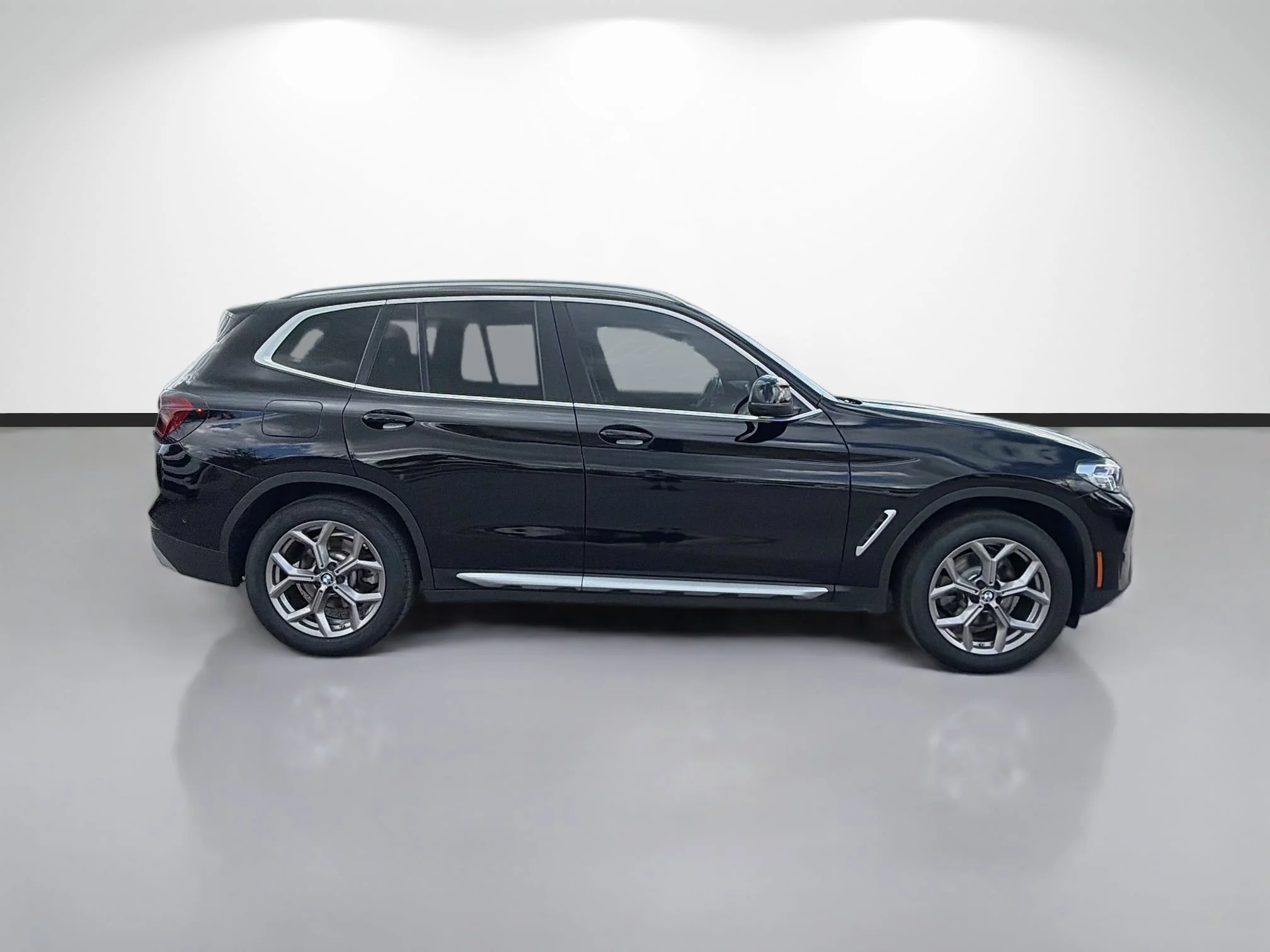 Used 2023 Jet Black BMW xDrive30i image 2