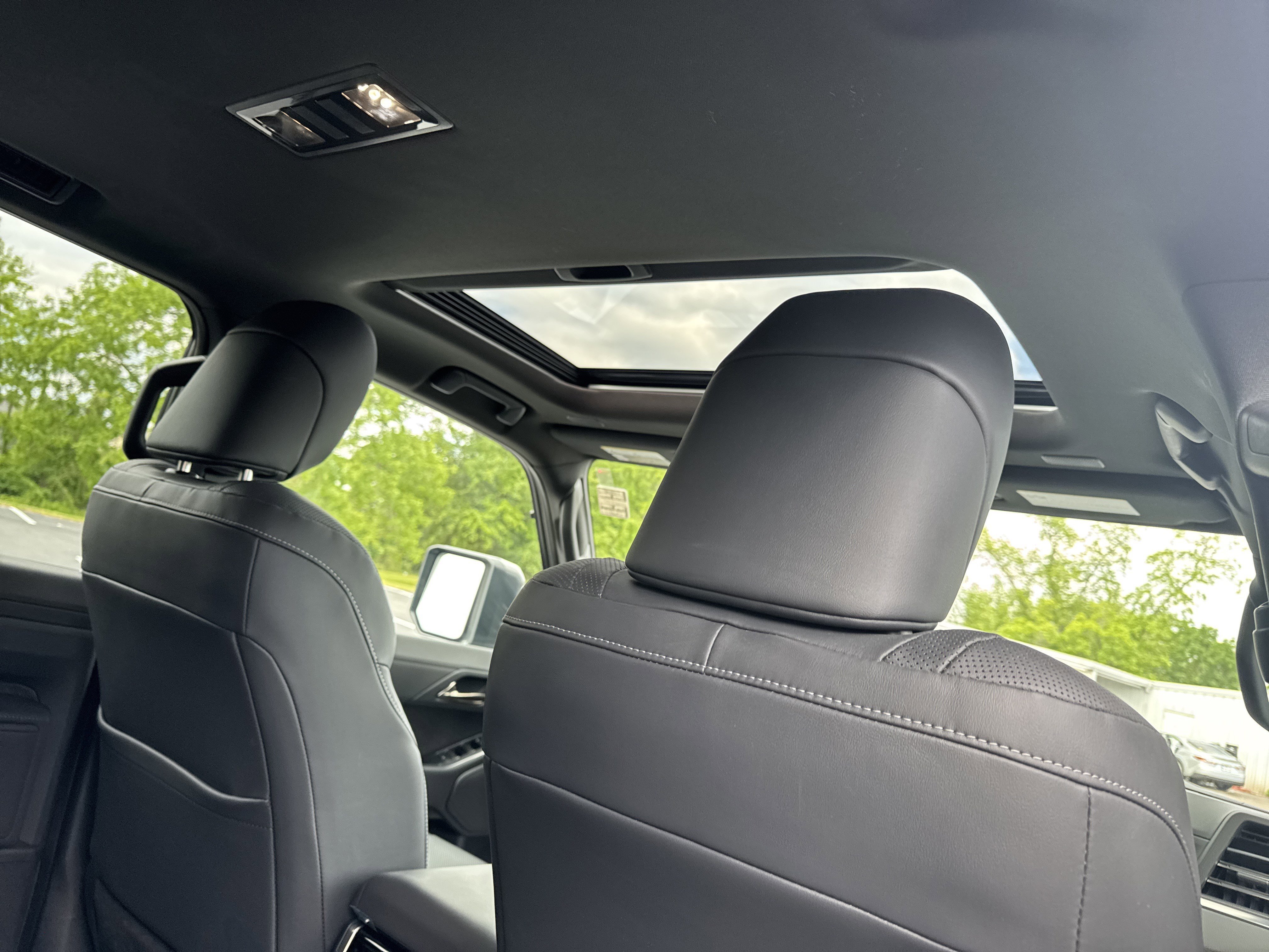 Used 2025 Incognito Lexus 550 Premium+ image 8