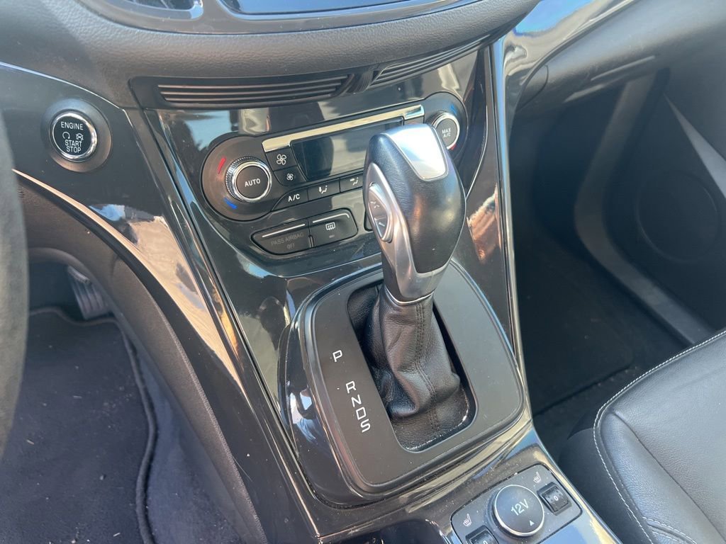Used 2014  Ford Titanium image 28