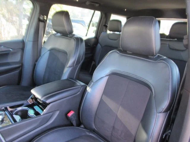 Certified Used 2022 Black Jeep Altitude image 17