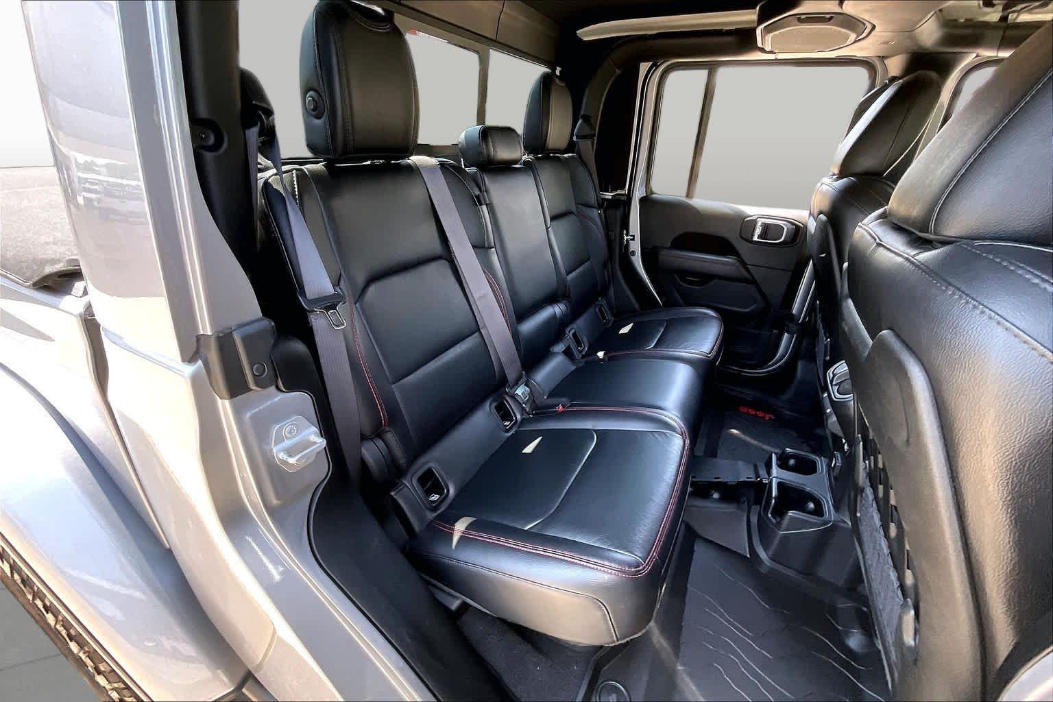 Used 2020 Billet Silver Metallic Clearcoat Jeep Rubicon image 19