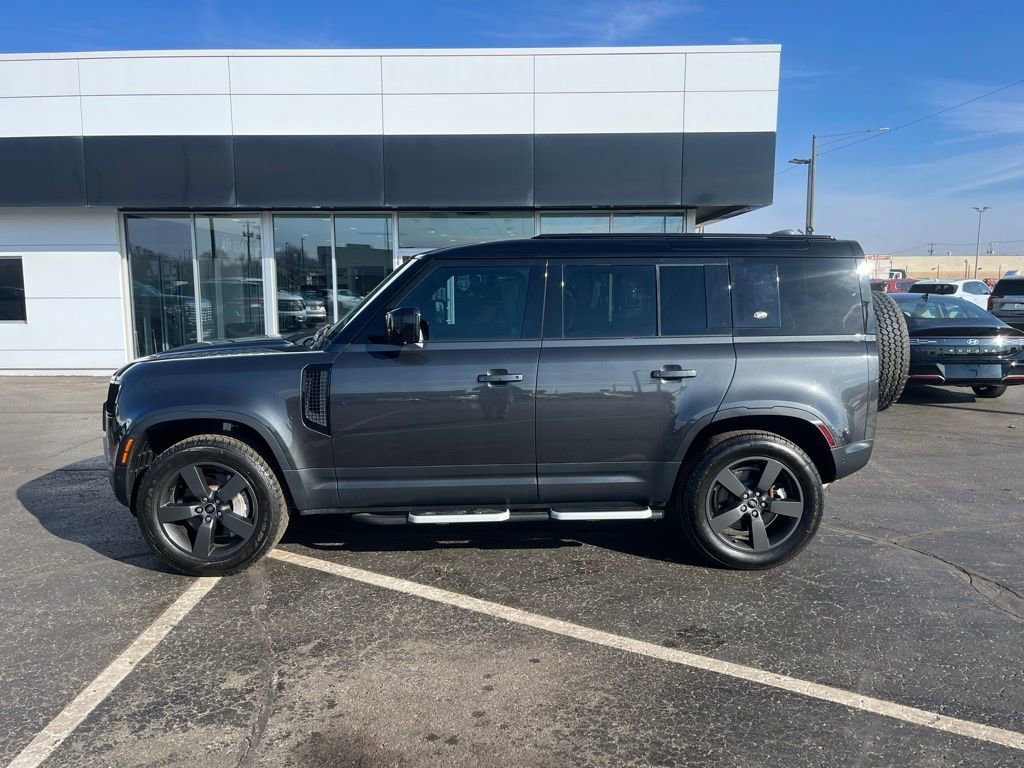 2023 Land Rover Defender SE - Photo 6