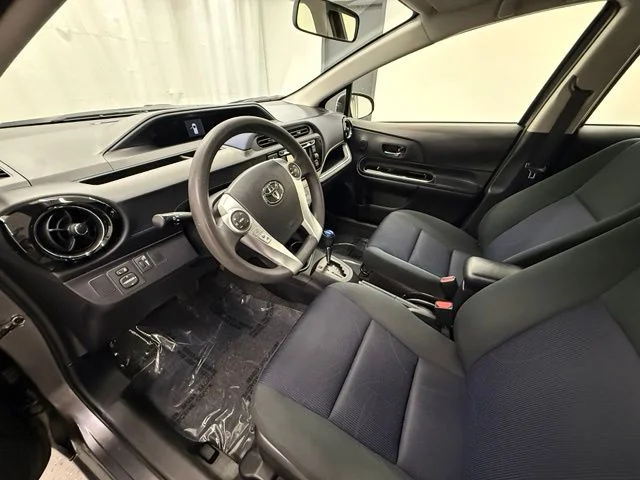 Certified Used 2016  Toyota Two image 13