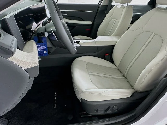 New 2026 White Hyundai SEL image 9