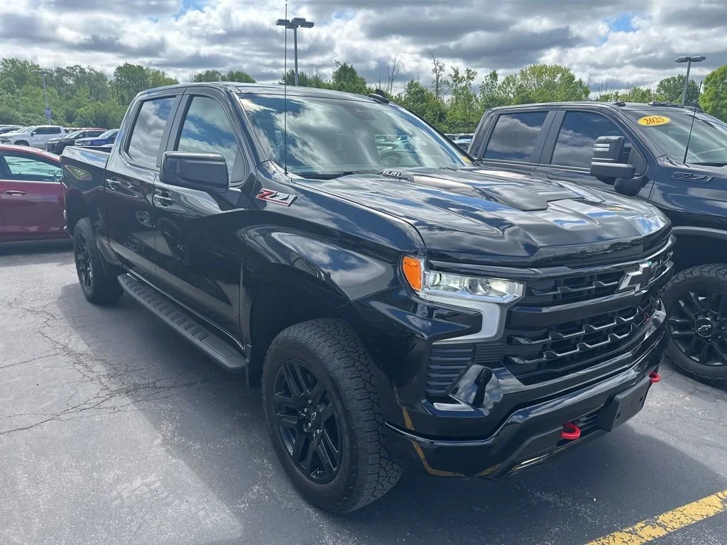 2023 Chevrolet Silverado 1500 LT Trail Boss 4X4 Crew Cab Short Box's photo