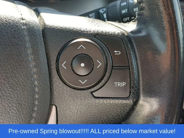 Used 2016 White Toyota XLE image 27