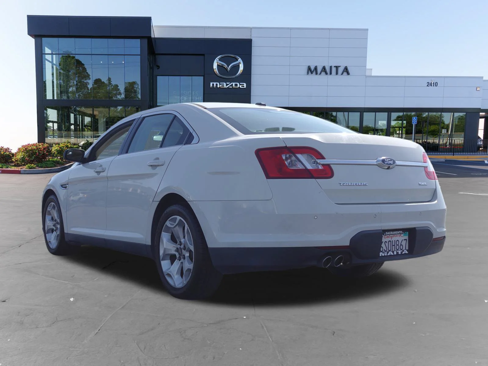 Used 2012 White Suede Ford SEL image 5
