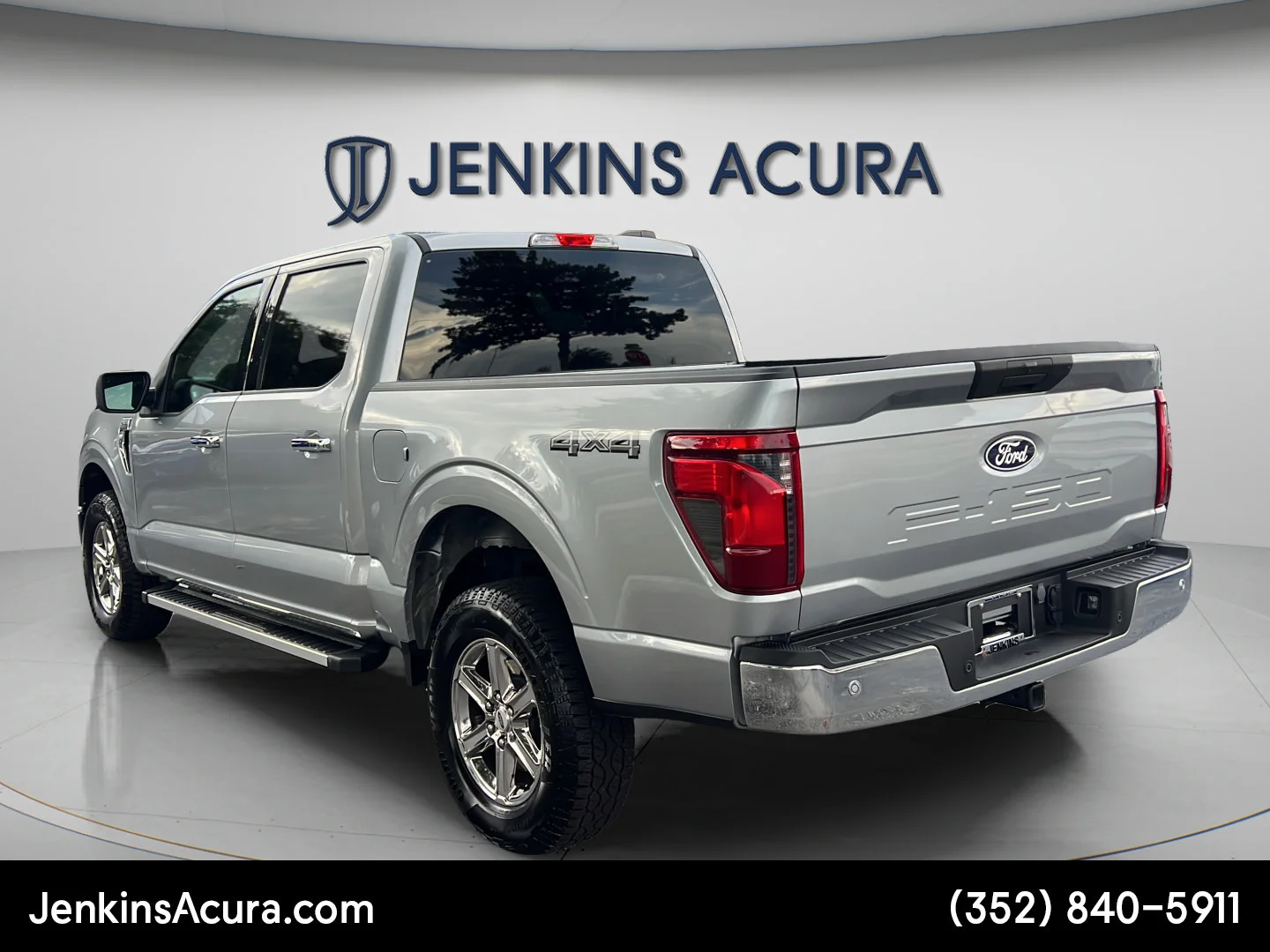 Used 2025 Silver Metallic Ford XLT image 5