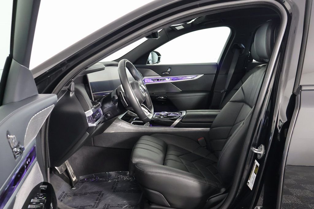Used 2025 Black Sapphire Metallic BMW 740i image 10
