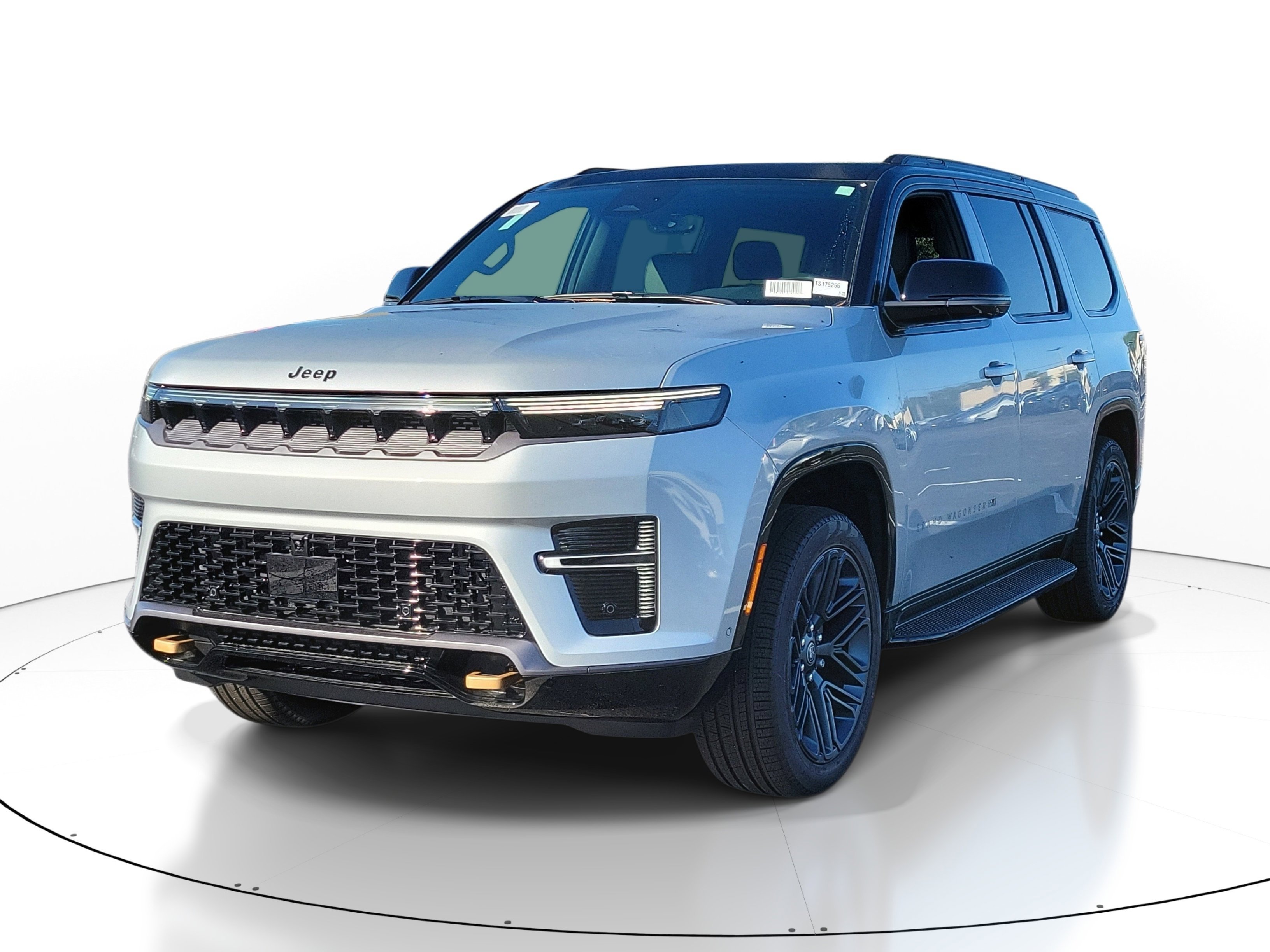 New 2026 Silver-Zynith Exterior Paint Jeep  image 3