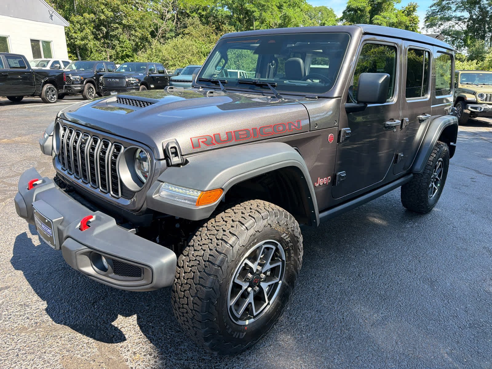 New 2026 Granite Crystal Metallic Clearcoat Jeep Rubicon image 4