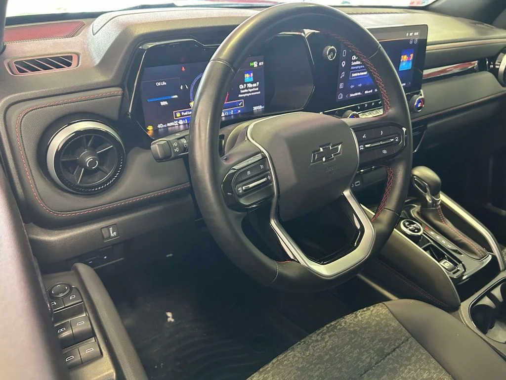 Used 2025 Black Chevrolet Z71 image 13