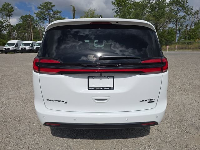 New 2027 Bright White Clear-Coat Exterior Paint Chrysler Limited image 5