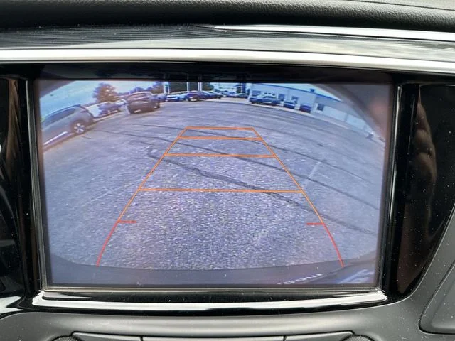 Used 2018 Brown Buick Essence image 25