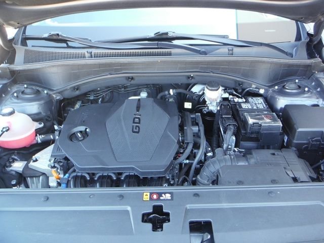 Used 2023 Gray Hyundai SE image 5