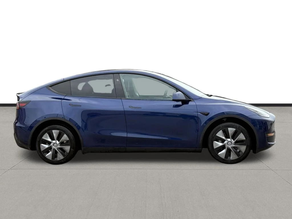 Used 2024  Tesla Long Range image 4