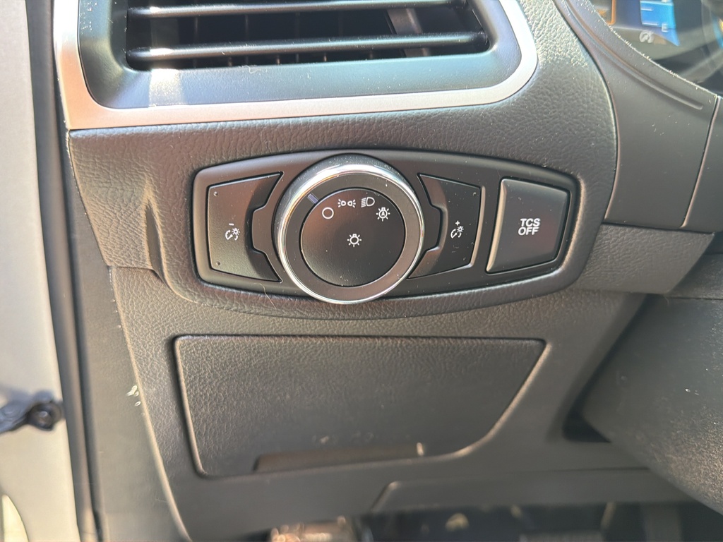 Used 2024 Silver Ford SEL image 21