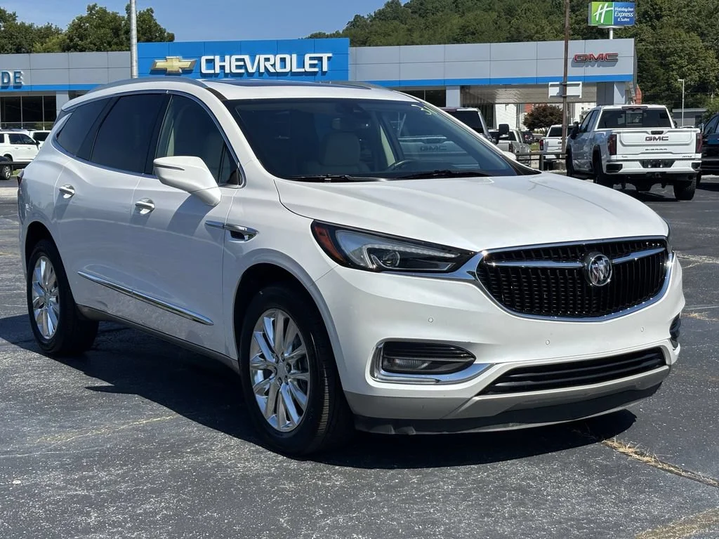 Used 2021 Includes Satin Nickel lower exterior accent color.) Buick Premium image 4