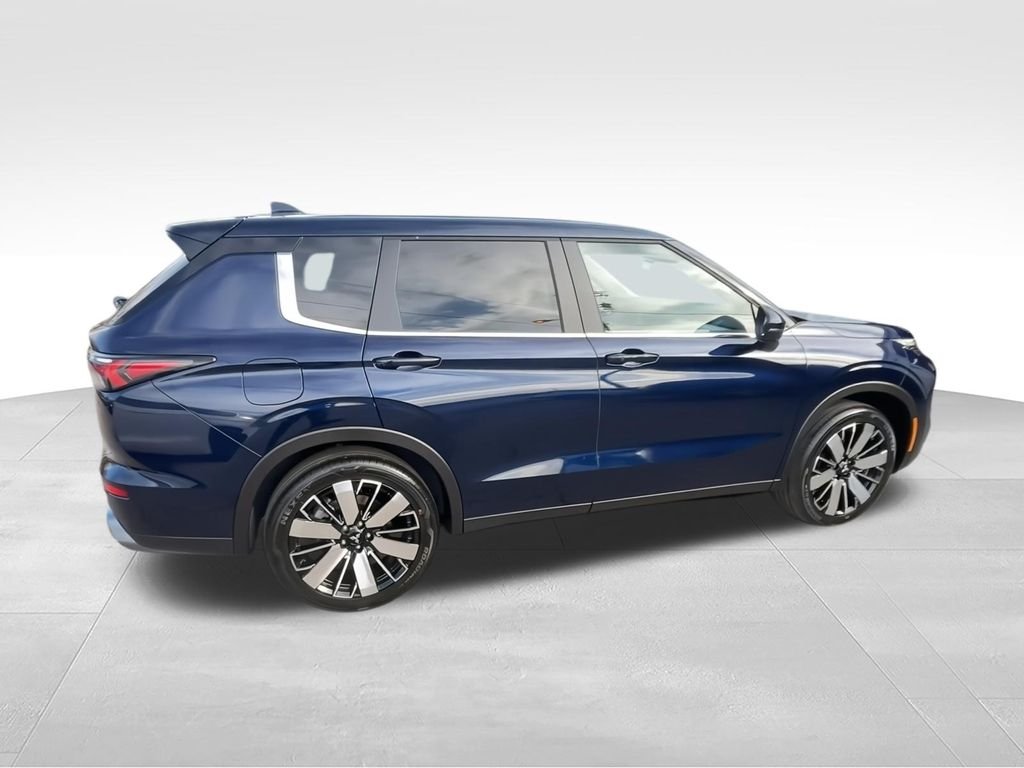 New 2026 Blue Mitsubishi SE image 3