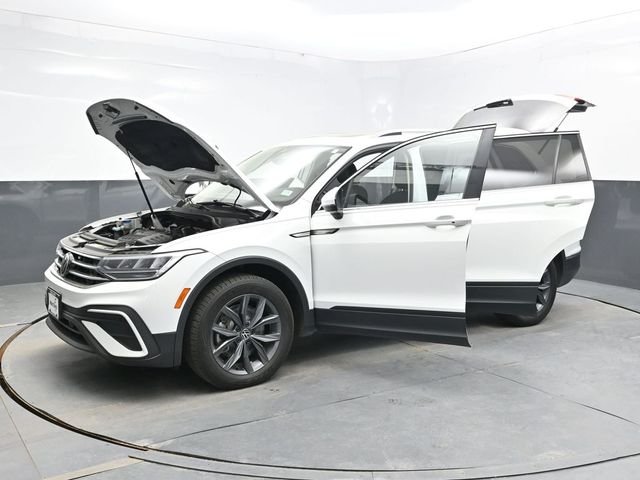 Used 2022 White Volkswagen 2.0T SE image 37