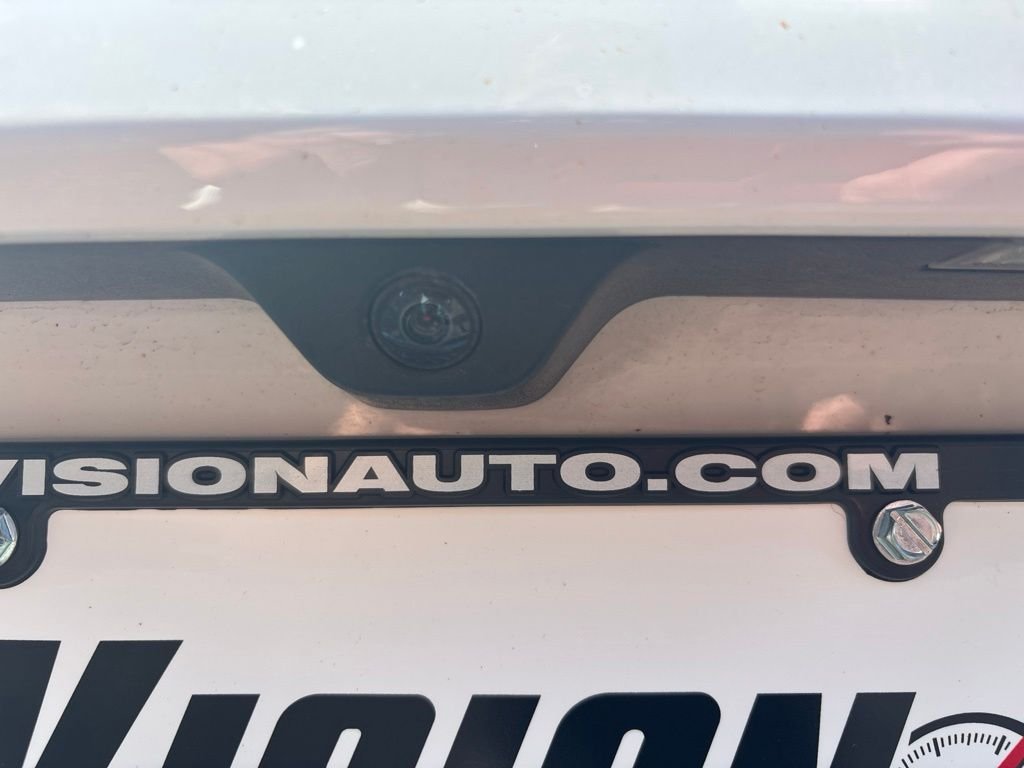 Used 2021 White Jeep Laredo X image 15