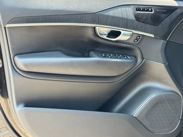 Used 2020 Black Volvo T6 Momentum image 18