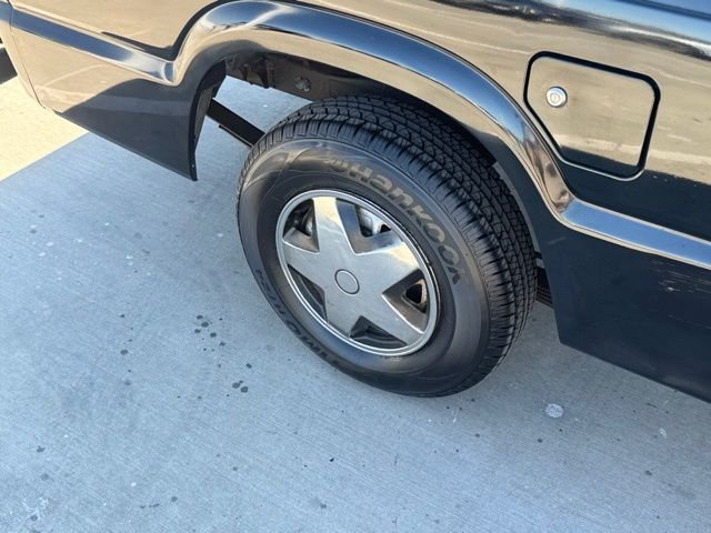 Used 1990 Black Mazda Truck image 24