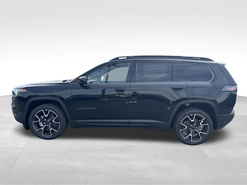 New 2026 Diamond Black Crystal Pearl-Coat Exterior Paint Jeep Overland image 6